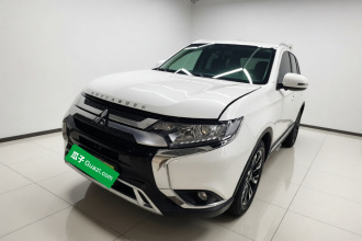 三菱 欧蓝德 2020款 2.0L 两驱畅享版 5座