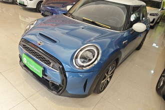 MINI 2022款 改款 2.0T COOPER S 经典派 五门版