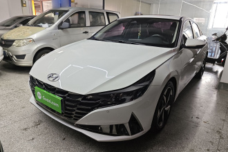 现代 伊兰特 2022款 1.5L CVT LUX尊贵版