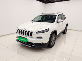 Jeep 自由光 2020款 2.0L 两驱经典运动版