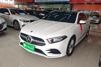 奔驰A级 2022款 改款 A 200 L 运动轿车时尚型