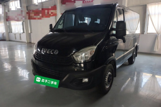 依维柯欧胜 2021款 2.0T 手动超瑞短轴低顶侧拉门F1A