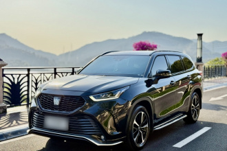 丰田 皇冠陆放 2023款 2.5L HEV四驱豪华版