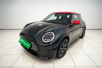 电动MINI COOPER 2024款 452km COOPER SE 赛车手