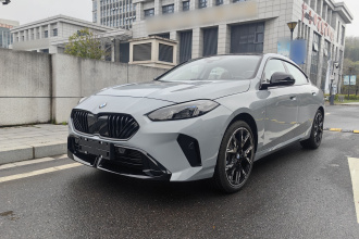 宝马2系 2025款 225L M运动曜夜套装