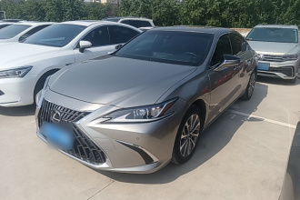 雷克萨斯ES 2023款 200 卓越版