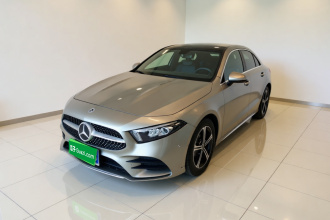 奔驰A级 2022款 改款二 A 200 L 运动轿车时尚型