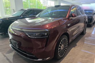 鸿蒙智行 问界M8 2025款 增程 Ultra版 53.4kWh 6座版 (192线激光雷达）