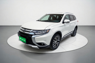 三菱 欧蓝德 2018款 2.0L 两驱荣耀版 5座