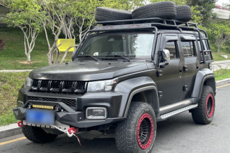 北京越野 北京BJ40 2023款 2.0D 自动四驱刀锋英雄版侠客型（前后电控锁）
