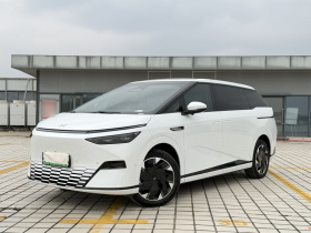 小鹏X9 2024款 640四驱高性能Max