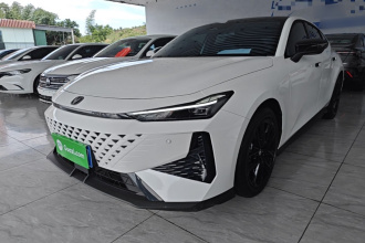 长安UNI-V 2025款 1.5T 500Bar尊贵型