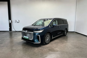 岚图汽车 岚图梦想家 2025款 PHEV 四驱旗舰鲲鹏版