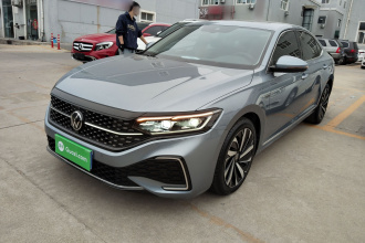 大众 帕萨特 2022款 330TSI 星空豪华版