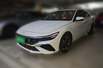 现代 伊兰特 2023款 1.5L CVT LUX尊贵版