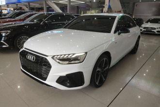 奥迪A4L 2025款 200万辆悦享版 40 TFSI 豪华动感型