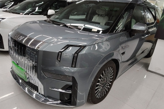 极氪009 2024款 七座过道版四驱 108kWh