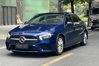 奔驰A级 2021款 A 200 L 运动轿车时尚型