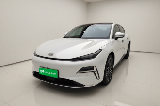 吉利银河 银河星耀8 2025款 130km EM-i 尊享版