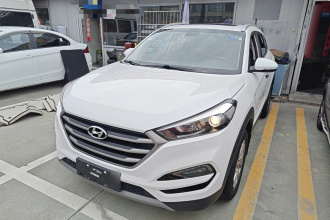 现代 途胜 2015款 1.6T 双离合两驱智能型