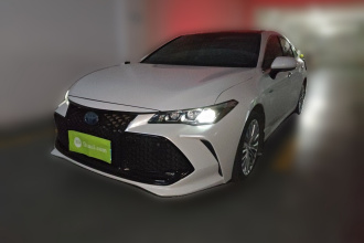 丰田 亚洲龙 2019款 双擎 2.5L XLE尊贵版 国VI