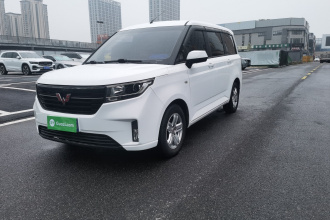 五菱汽车 五菱宏光PLUS 2019款 1.5T 手动豪华型 7座