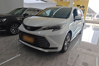 丰田 赛那SIENNA 2024款 2.5L混动 四驱尊贵版