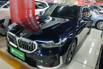 宝马i5 2024款 eDrive 35L 尊享型 豪华套装