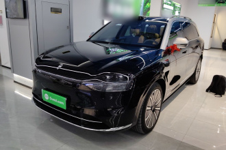 鸿蒙智行 问界M9 2025款 增程 Ultra版 52kWh 6座版