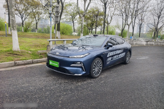 吉利银河 银河星耀8 2025款 130km EM-P 星舰版