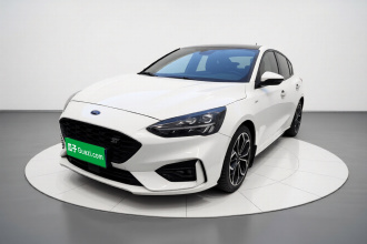 福特 福克斯 2019款 三厢 EcoBoost 180 自动ST Line