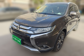 三菱 欧蓝德 2018款 2.4L 四驱精英版 5座