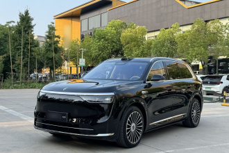 鸿蒙智行 问界M8 2025款 增程 Ultra版 53.4kWh 6座版 (192线激光雷达）