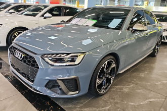 奥迪A4L 2022款 40 TFSI quattro RS套件燃速型