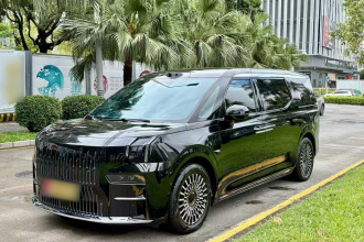 极氪009 2024款 七座过道版四驱 108kWh