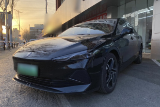 荣威D7 2023款 DMH 125km 超越版