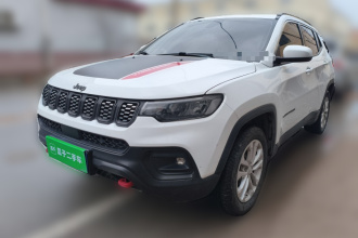 Jeep 指南者 2021款 220T 自动精英版