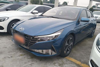现代 伊兰特 2022款 1.5L CVT LUX尊贵版