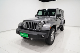 Jeep 牧马人 2015款 3.0L Sahara 四门舒享版