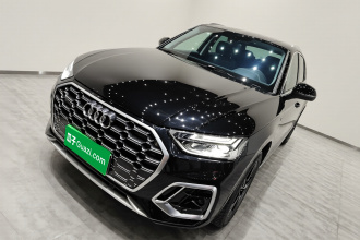 奥迪Q5L 2024款 40 TFSI 时尚动感型