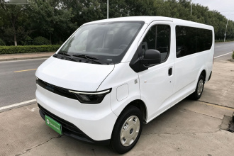 江铃 E福顺 2025款 明窗版 41.86kwh 短轴低顶