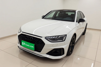 奥迪A4L 2022款 45 TFSI quattro 臻选动感型