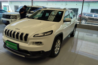 Jeep 自由光 2017款 2.0L 优越版