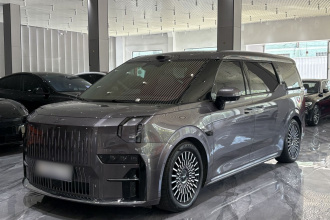 极氪009 2024款 六座行政版四驱 108kWh