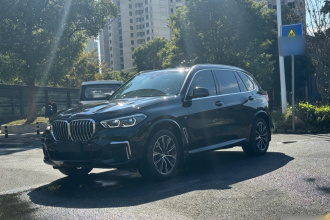 宝马X5 2022款 改款 xDrive 30Li 尊享型M运动套装