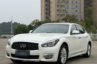 英菲尼迪Q70 2019款 Q70L 2.0T 精英版 PLUS