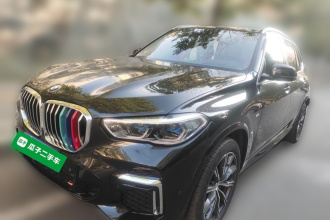 宝马X5 2022款 改款 xDrive 30Li 尊享型M运动套装