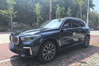 宝马X5 2022款 xDrive 30Li 尊享型M运动套装