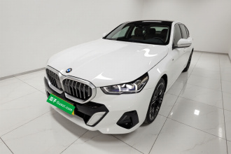 宝马5系 2025款 530Li 尊享型 M运动套装
