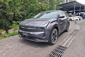 哪吒汽车 哪吒U 2022款 智400 Pro 磷酸铁锂